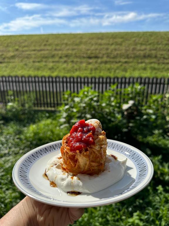 907924888